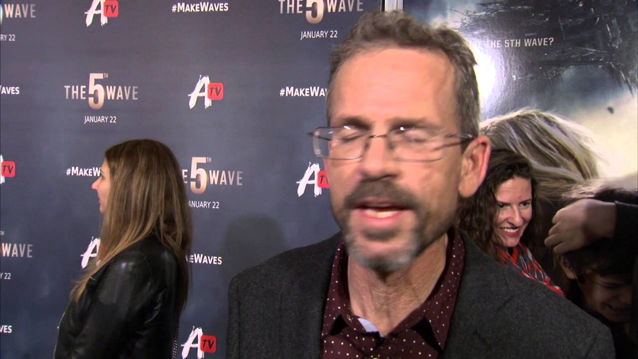 The 5th Wave: Author Rick Yancey Red Carpet Movie Interview | ScreenSlam