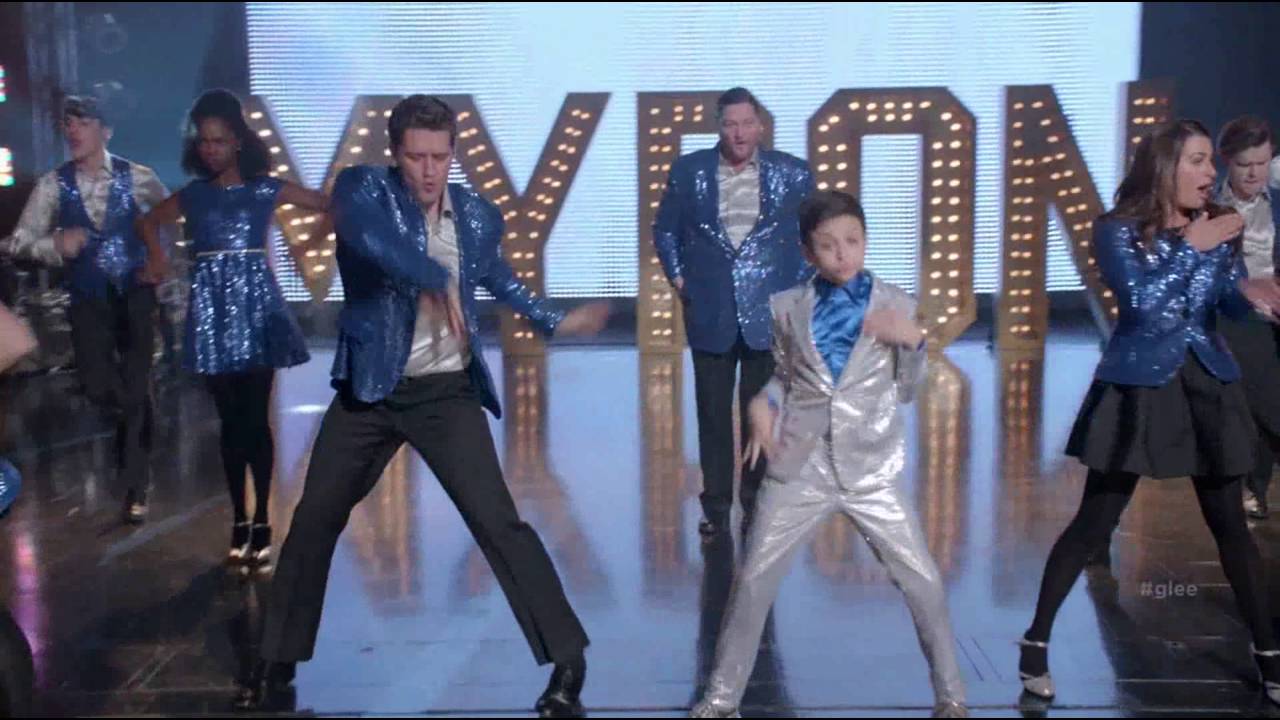 GLEE Full Performance of Break Free