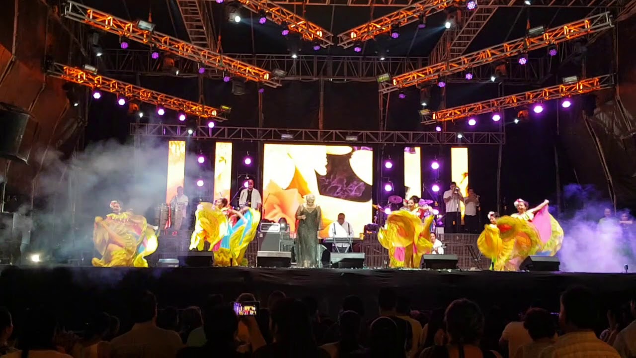 Grupo folklórico Cuñatai - pan de arroz ( Alenir Echeverría )