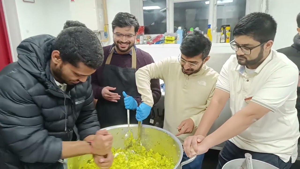 Sabha Prasad making seva Vada pav 🍔🇬🇧