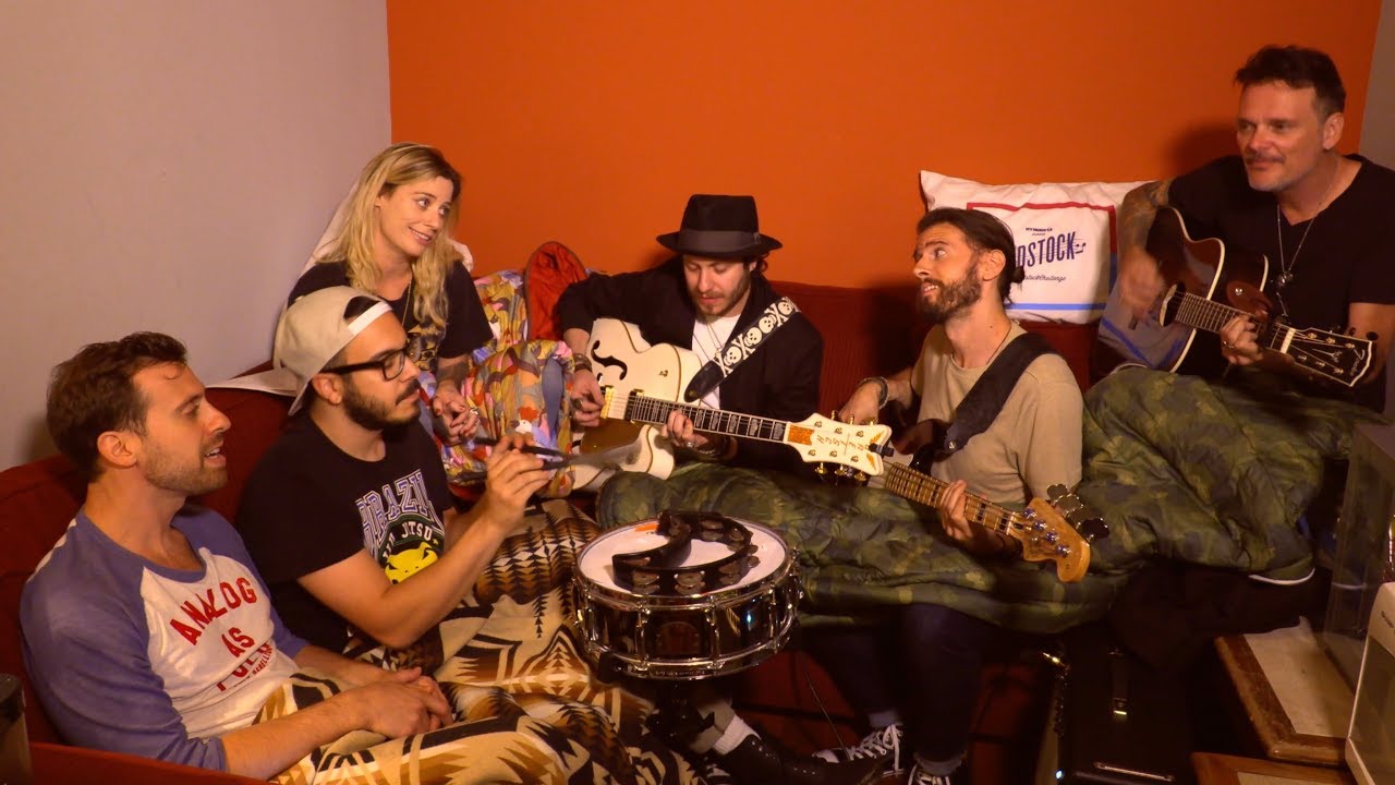 Gin Wigmore performs 