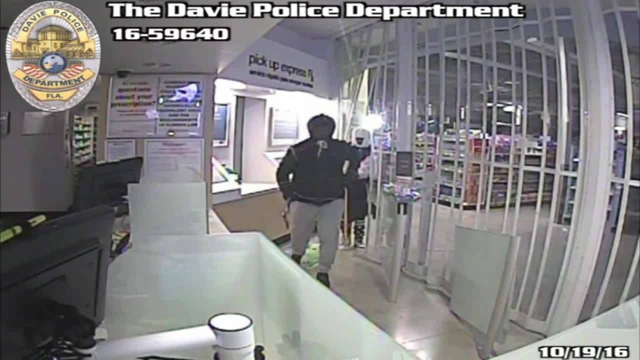 Walgreens pharmacy burglary in Davie caught on camera
