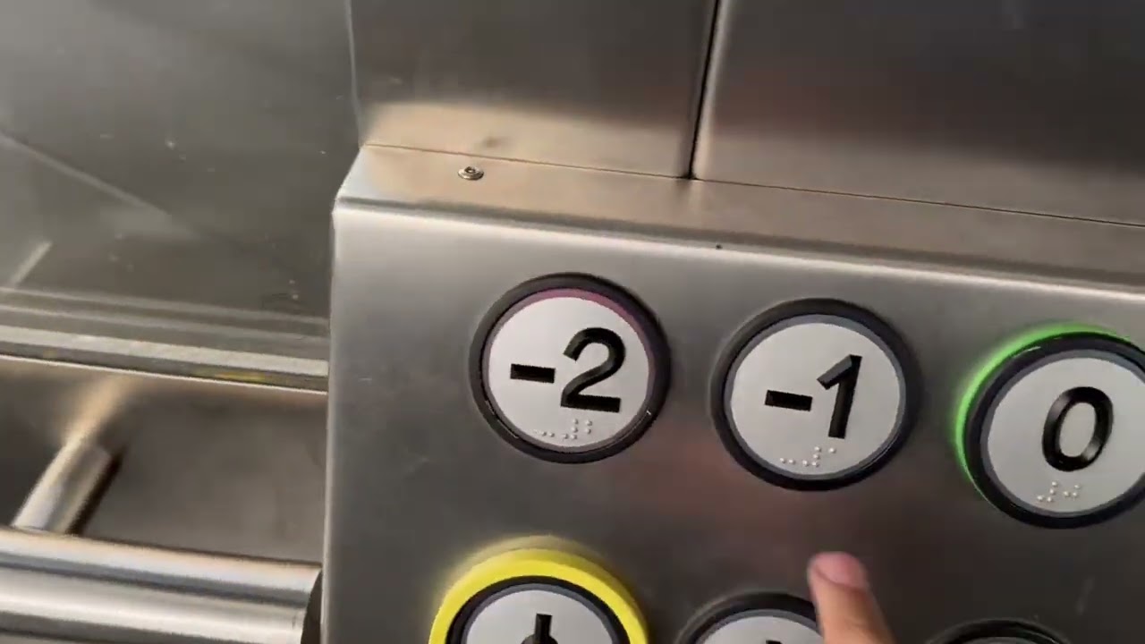 2022 Schindler Aufzug in einem Bahnhof in Merklingen(Alb)