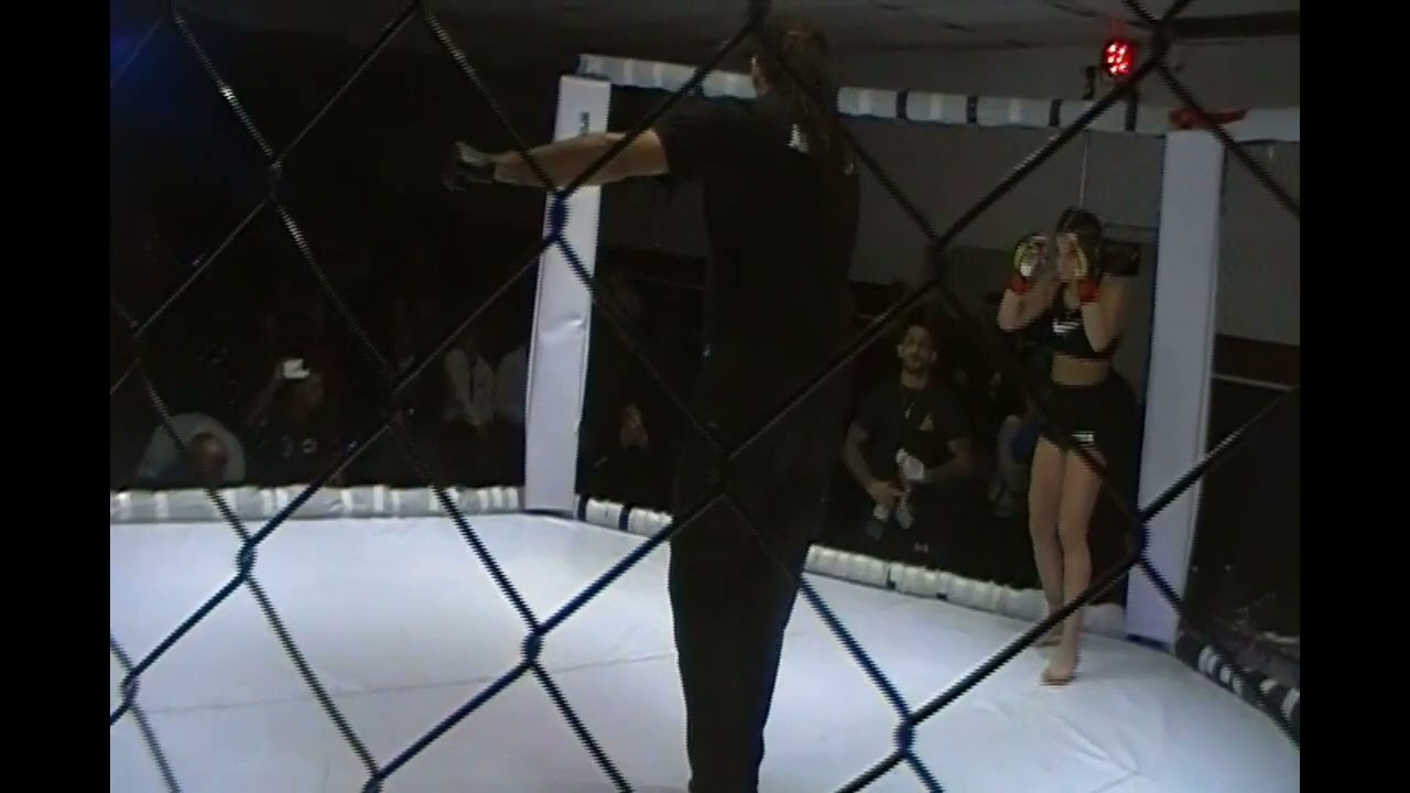 Julieta Martínez Campeona Sudamericana peso Átomo MMA Samurái Fight