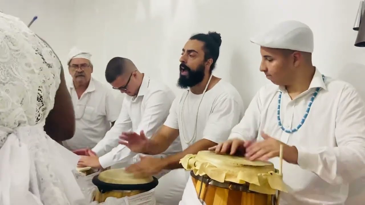 Louvando Òṣàlá ❤️ Oxalá - toque Ijexá - com mestre Alexandre Buda.