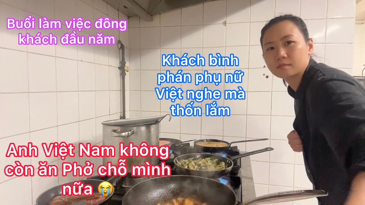 Buổi làm việc đầu năm, khách đánh giá về con gái Vn 
