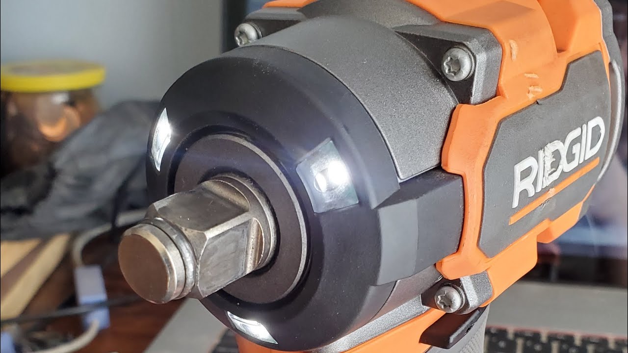 Ударный гайковерт Ridgid Subcompact против Octane со средним крутящим моментом