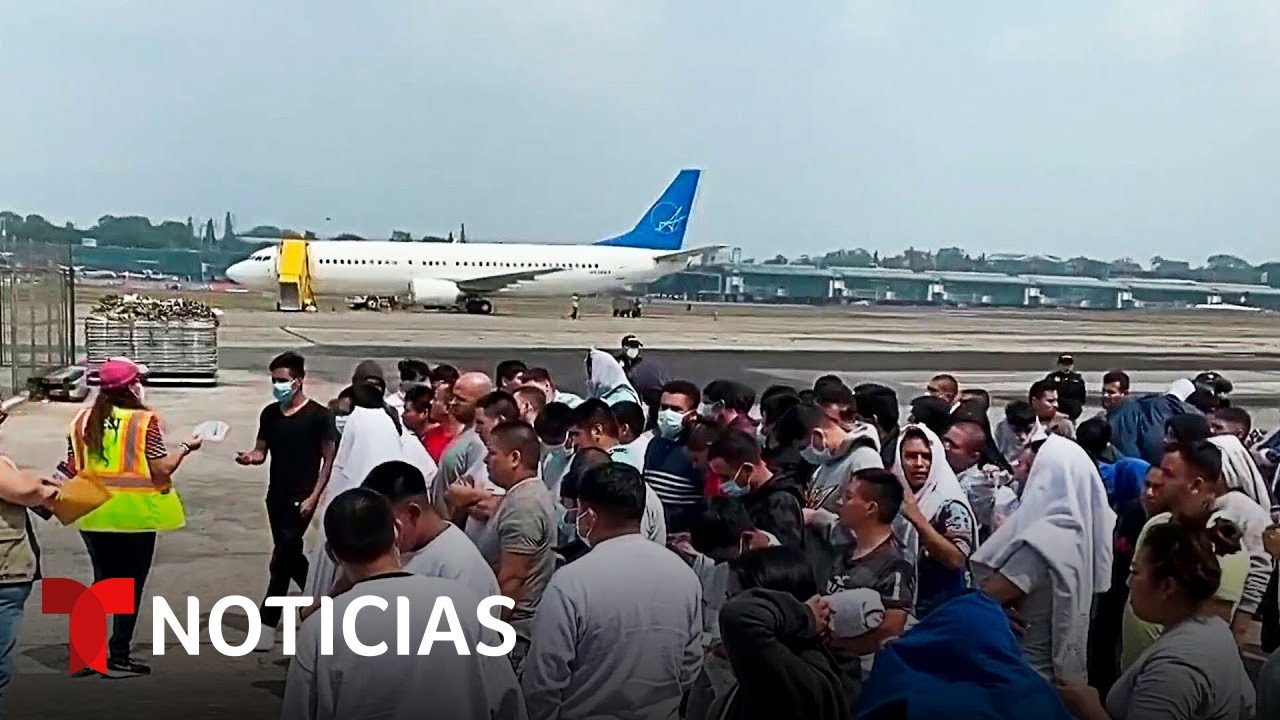 Frustrados llegan a Guatemala migrantes deportados | Noticias Telemundo
