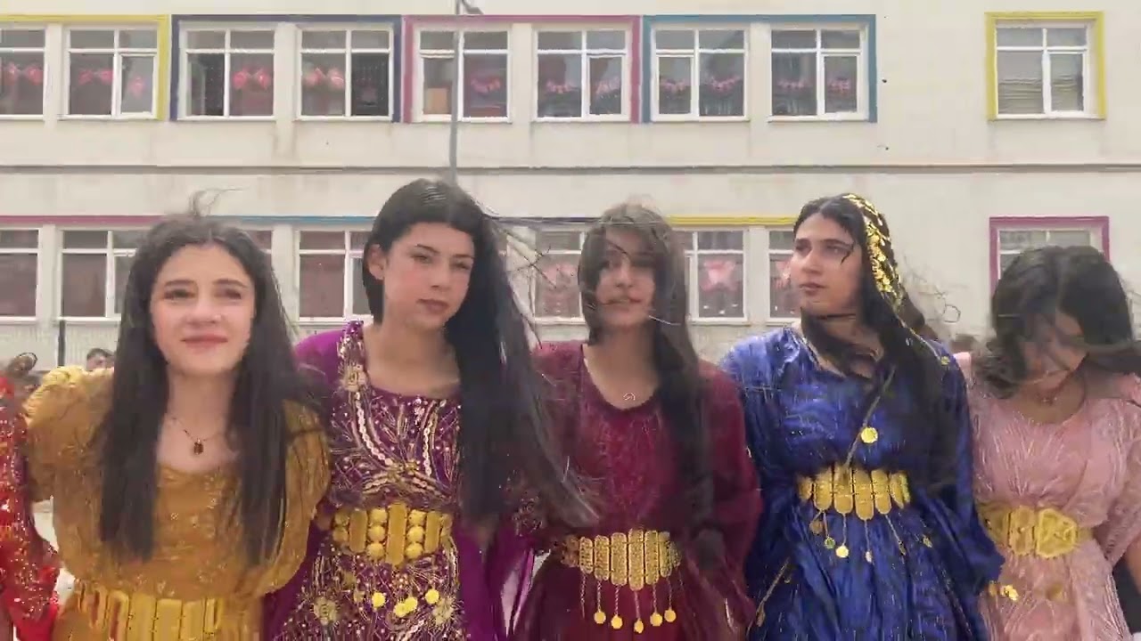 Şehri Nuh ortaokulu 23 Nisan halay