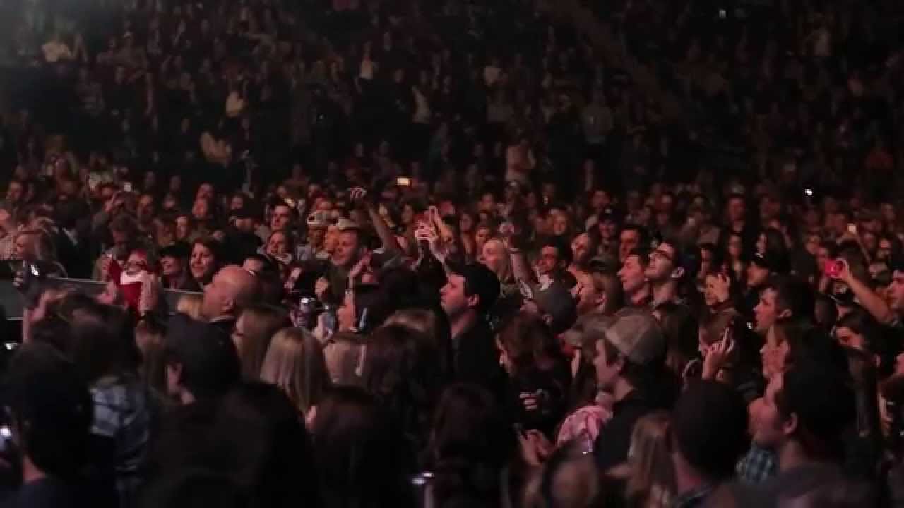 Tim Hicks - Dierks Bentley Riser Tour 2014