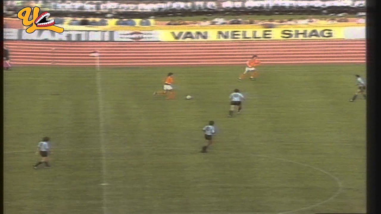 World Cup 1974 - Holland vs Uruguay (highlights)
