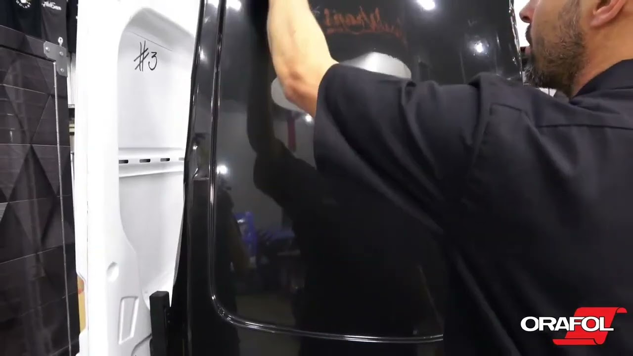Car wrapping profesional en zonas dif&iacute;ciles | T&eacute;cnica con ORACAL 970RA | helioday.com.ar