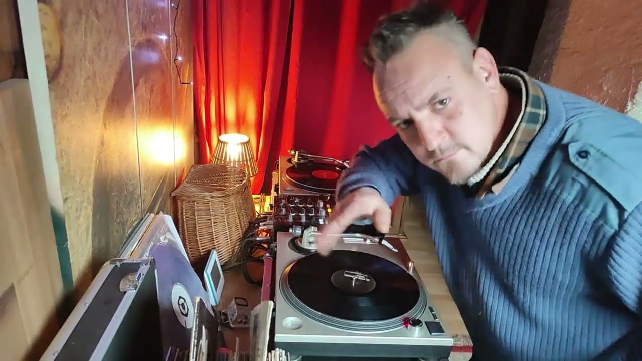 Mix Dj Lorkaa at home part. 3 , 29/11/2025 only Vinyles ,2 caméras House 2000's