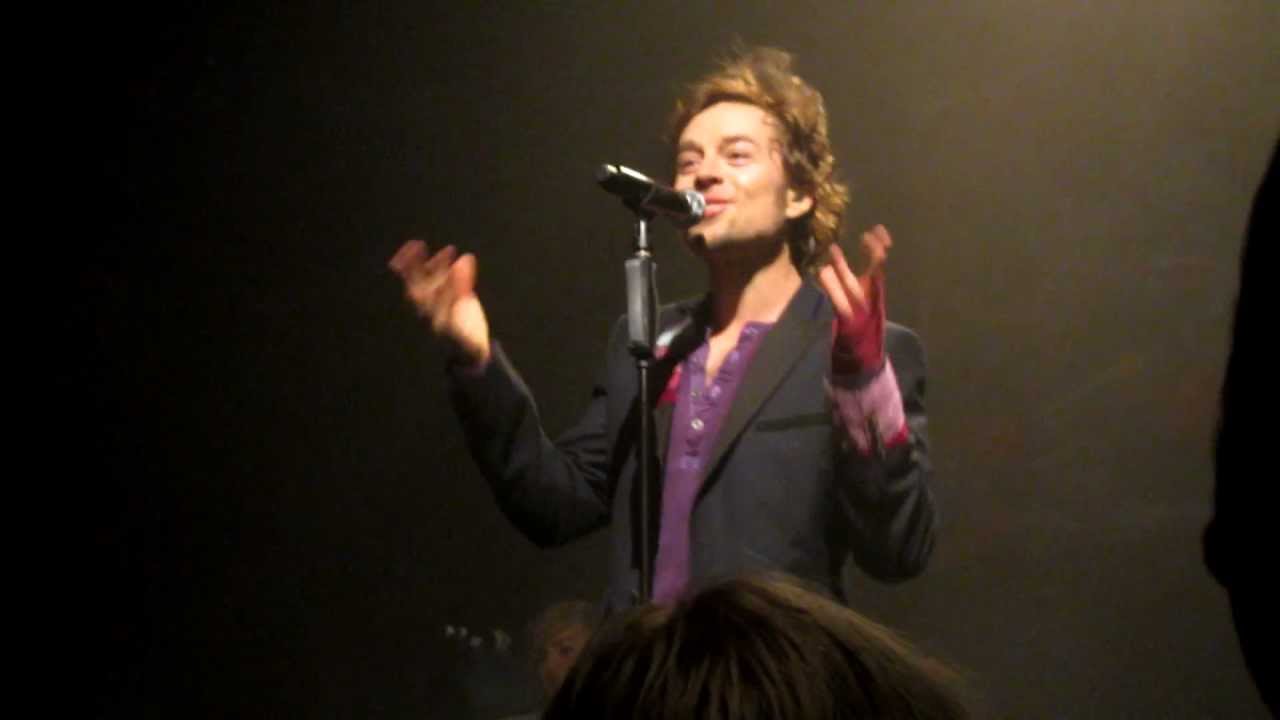 Darren Hayes crying, Glasgow, October 16, 2011
