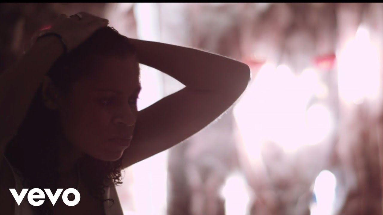 AlunaGeorge - My Blood (Visualette) ft. ZHU