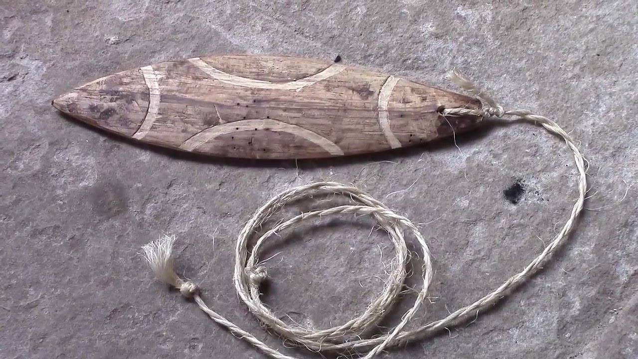 LA BRAMADERA ( instrumento sonoro prehistorico) THE bullroarer (prehistoric musical instrument)