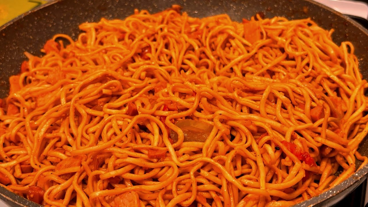 Quick & Easy Stir Fry Noodles | With Bacon and Sausage 
