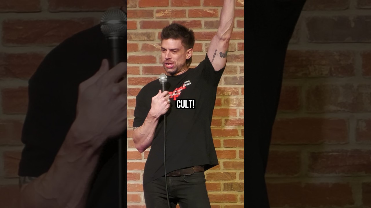 Comedian Calls Out Cult Girl In The Audience #standup #comedy #funnyvideo