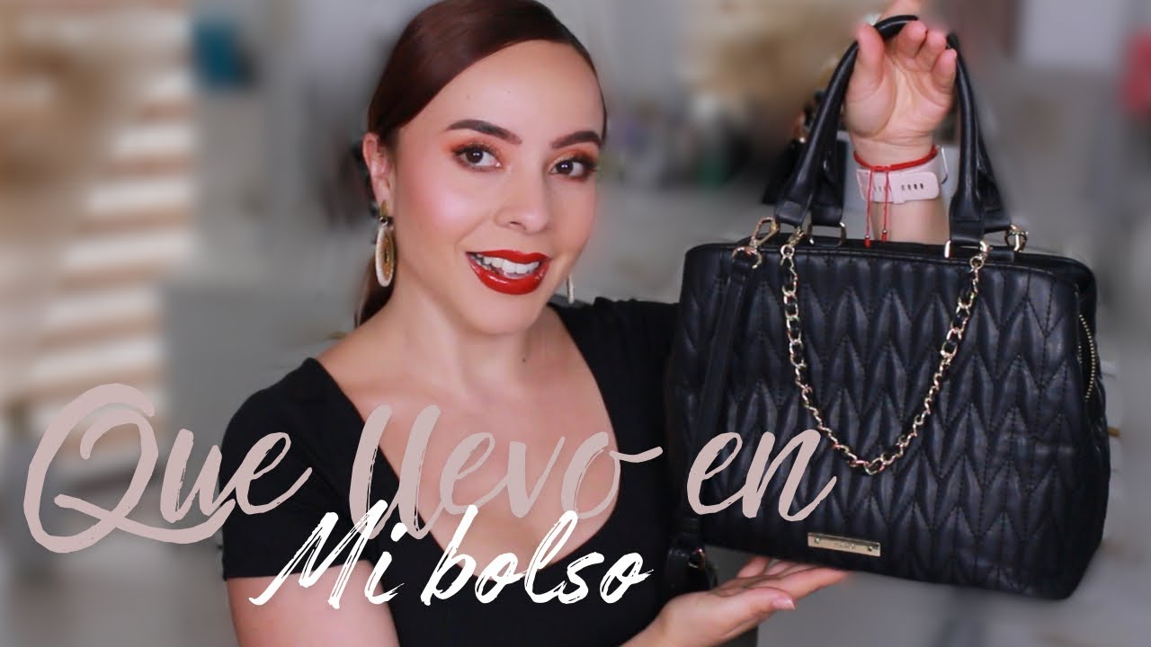 Que llevo en mi bolso 👜 2024 |Karomakeup|