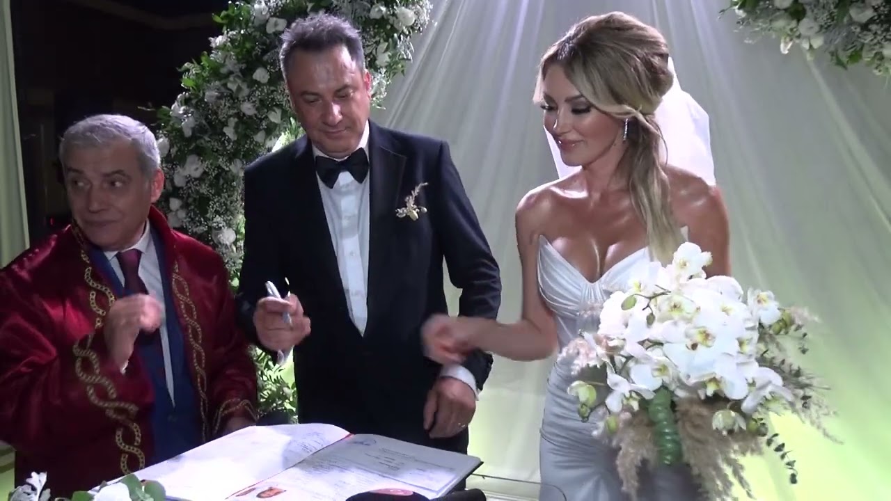 Petek Dinçöz Evlendi!