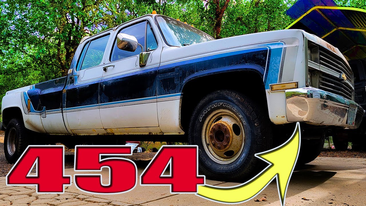 Our C30 Square Body Dually Runs and Does Burn Outs!!! 454 Big Block Love.