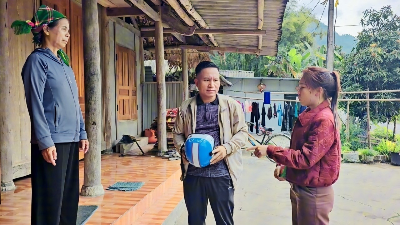 Mr. Moc contacted the police to ask for their help in searching for the girl