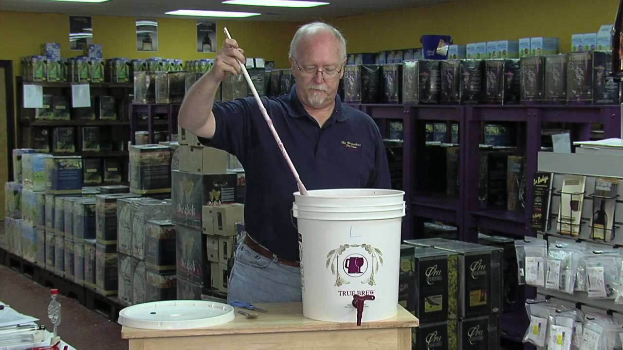 Winemaking Lesson 12 - Starting the primary fermentation