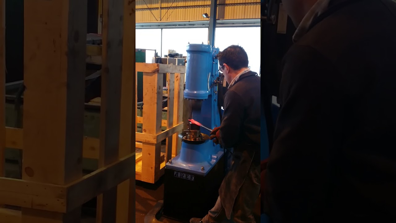 Auto compresseur Anyang AREF 25kg - Power hammer Anyang AREF 25kg