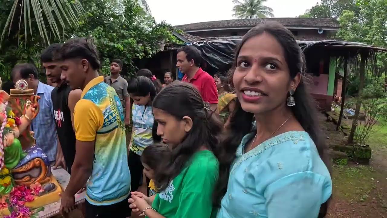 वर्षाचं प्रेक्षकांसाठी(काही हेटर्स) उत्तर!, पाणी डोक्याच्या वरती गेले, आडवली गावात विसर्जनाची धमा।
