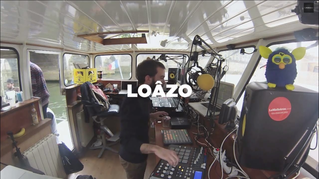 Lo&acirc;zo &bull; Cosmonostro Takeover &bull; Le Mellotron