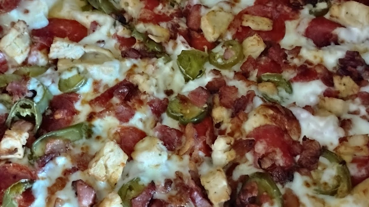 Domino's bacon chicken ranch pizza with Taco bell hidden valley ranch fire ranch