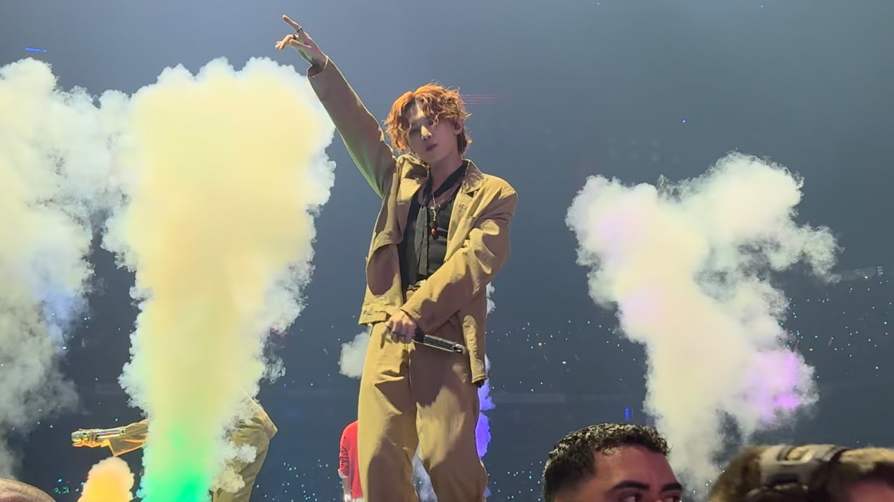 ATEEZ (에이티즈) in Paris 20250222 - Encore - WORK - VIP Ultimate [FANCAM 4K60 HDR]