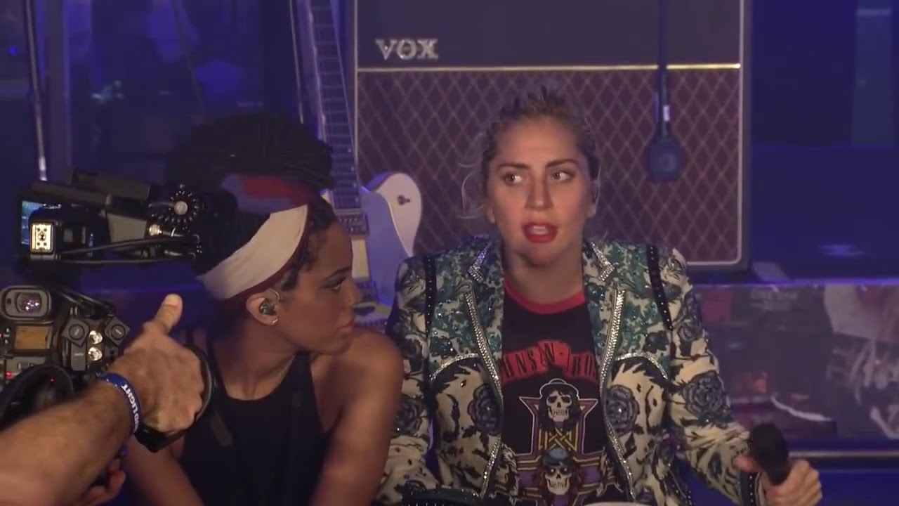 Lady Gaga - Dive Bar Tour / soundcheck-production