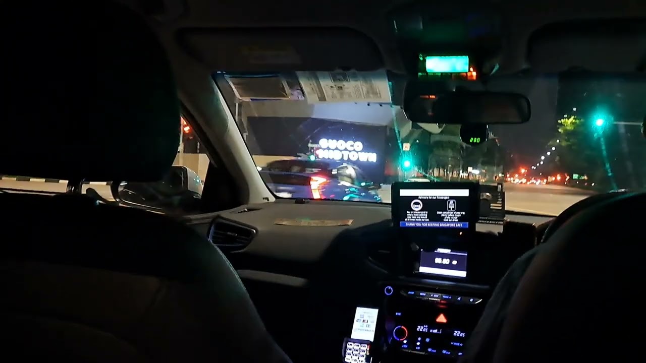 SINGAPORE 🇸🇬 TAXI RIDE FROM CHANGI AIRPORT TERMINAL 1 TO LITTLE INDIA 🇮🇳 EARLY MORNING 🌄