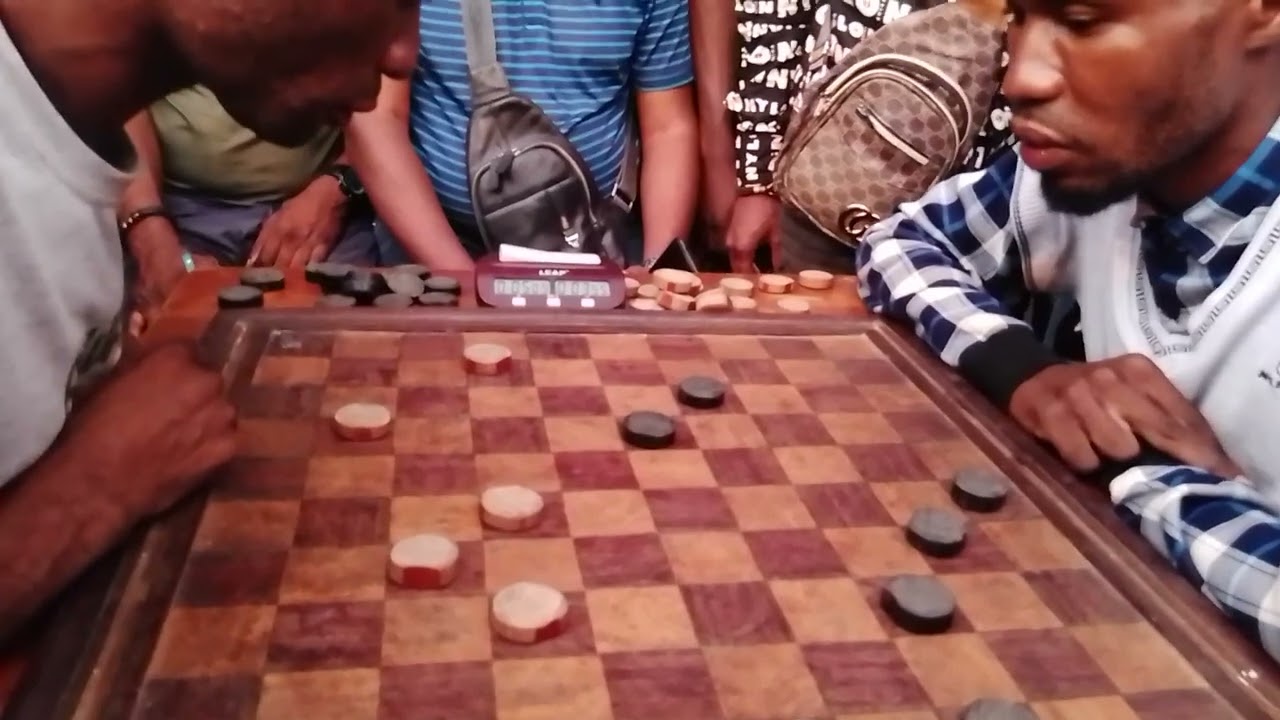JEU DE DAME : ITOUA TARDOREL VS CESAR ( VICTOIRE DE ITOUA, POINTE NOIRE.) draughts game Congo Brazza