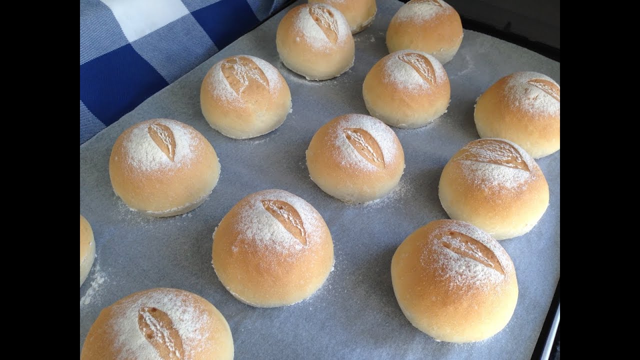 Harde Broodjes (Hard white rolls)