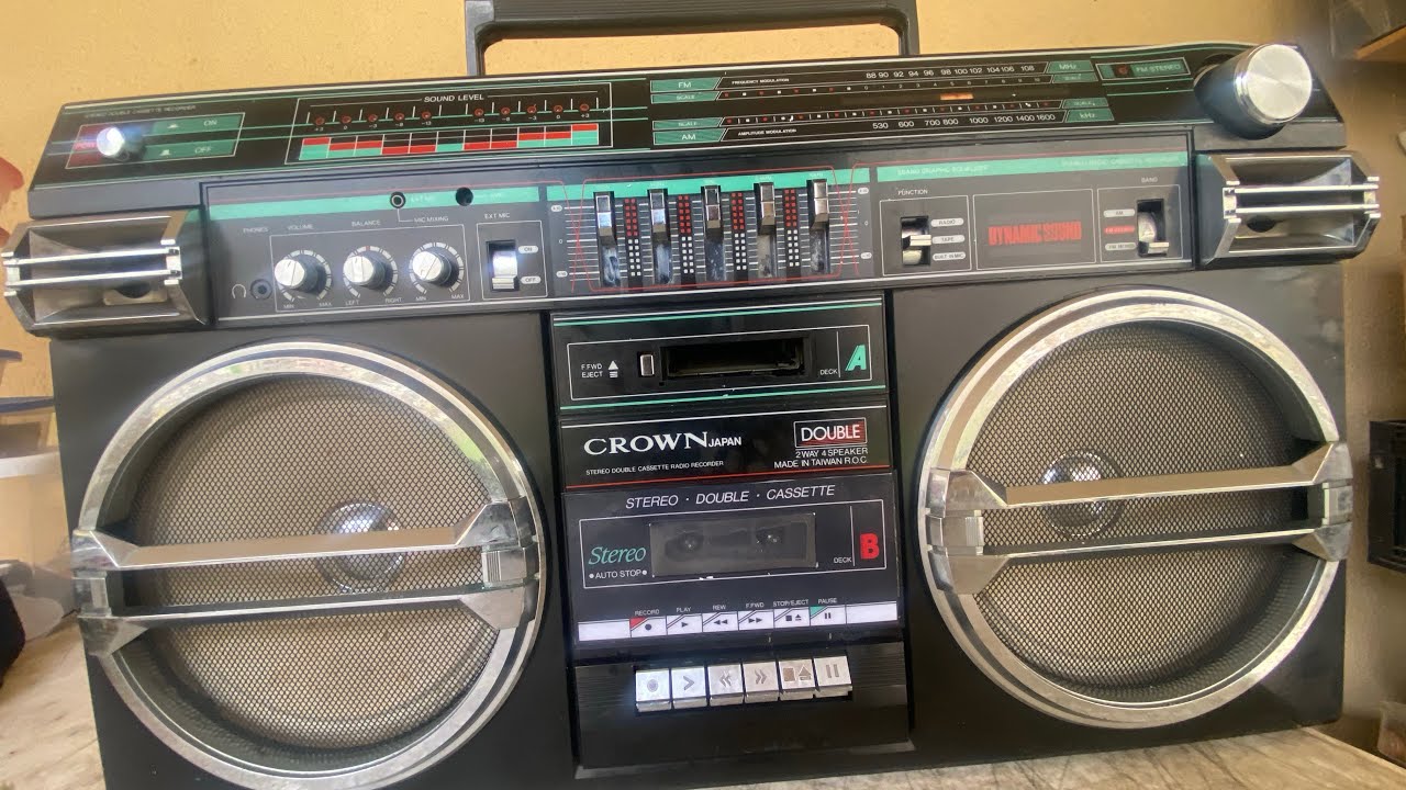 Vintage Boombox Crown SZ-5100 Radio Cassette Player