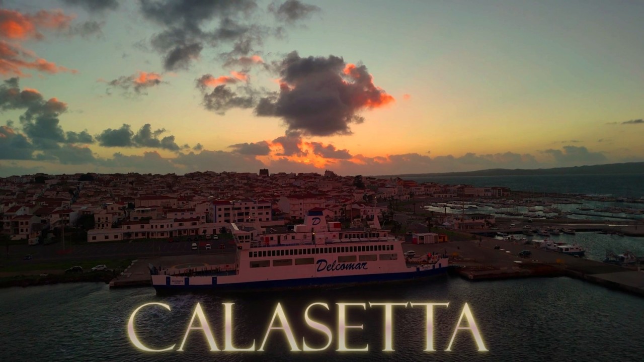Calasetta al tramonto ... partenza traghetto Calasetta Carloforte Sardegna 4k