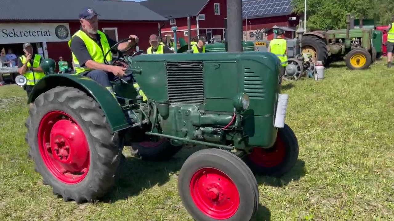 &Auml;ldre traktorer k&ouml;r. Veterantraktordagen. Viksta traktormuseum, Traktor traktorer tractor tractors