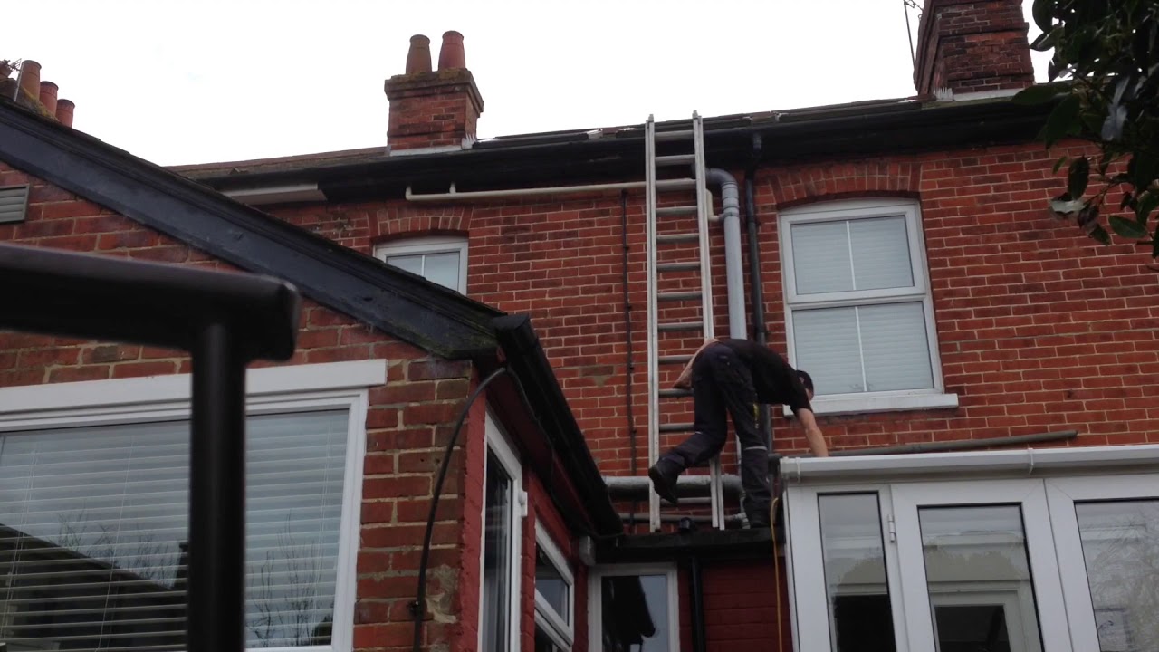 Water fed pole and ladder combi