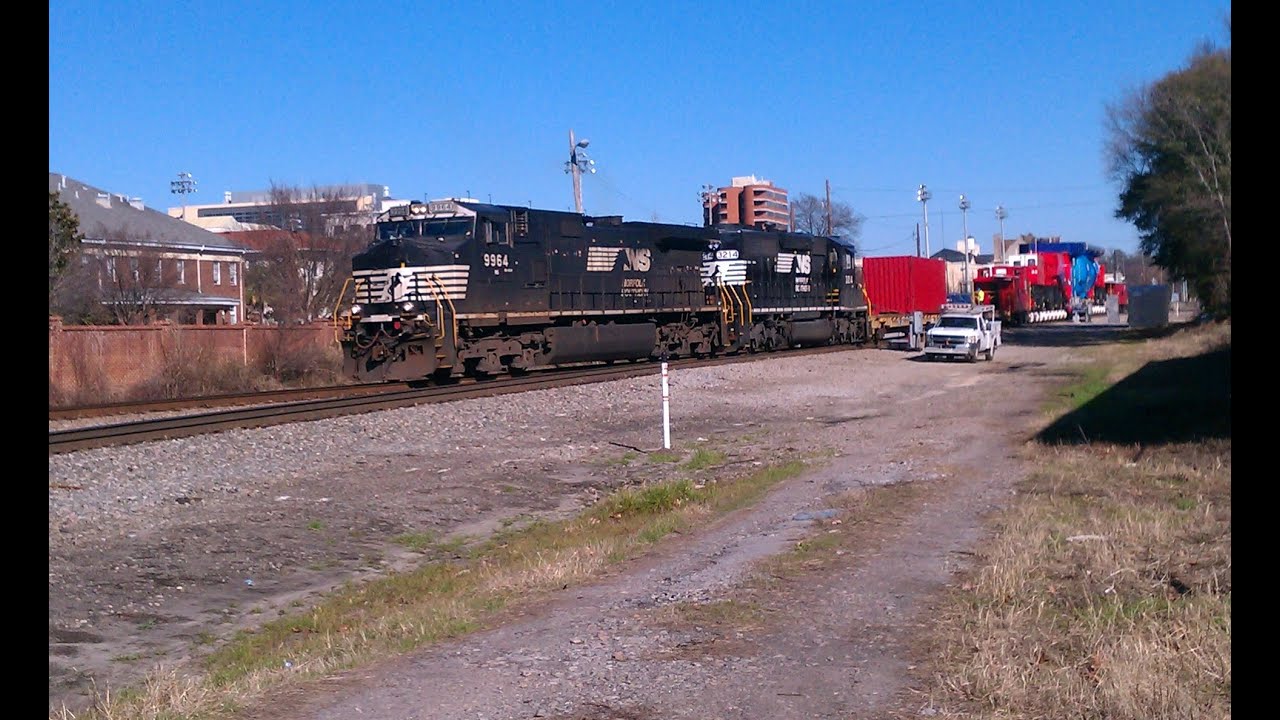 NS 053 w/ WECX 800 Schnabel Car