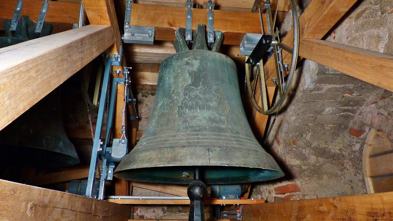 Arnach (Bad Wurzach) (D - BW) Die Glocken der Pfarrkirche St. Ulrich