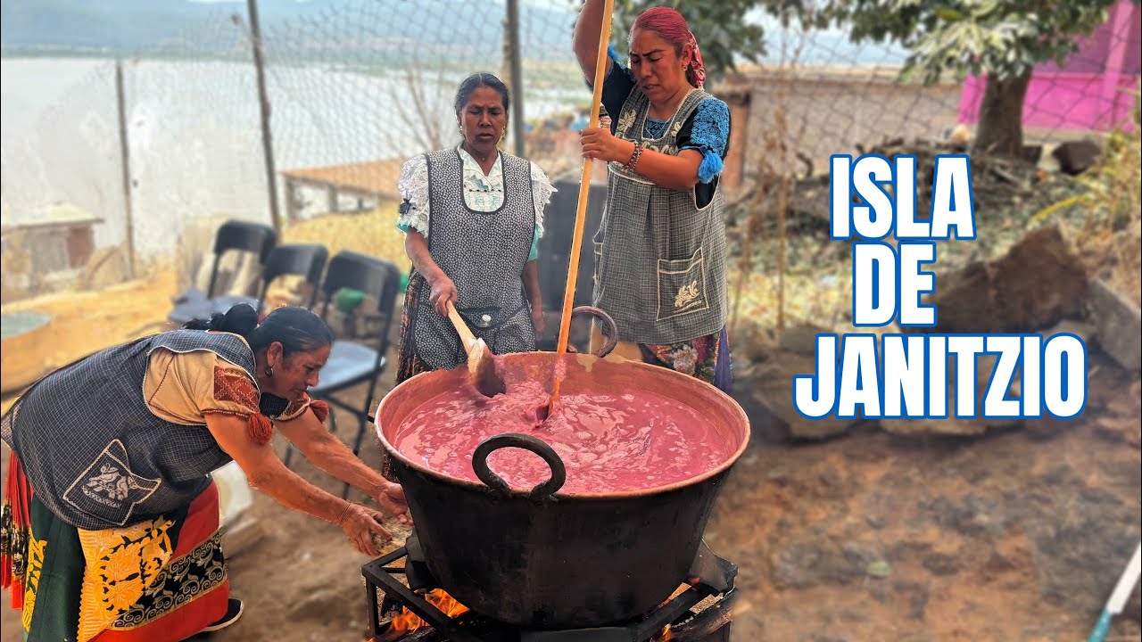 JANITZIO MICHOACÁN donde REGALAN ATOLE, TAMALES Y BIRRIA | la ISLA MAGICA DE MÉXICO