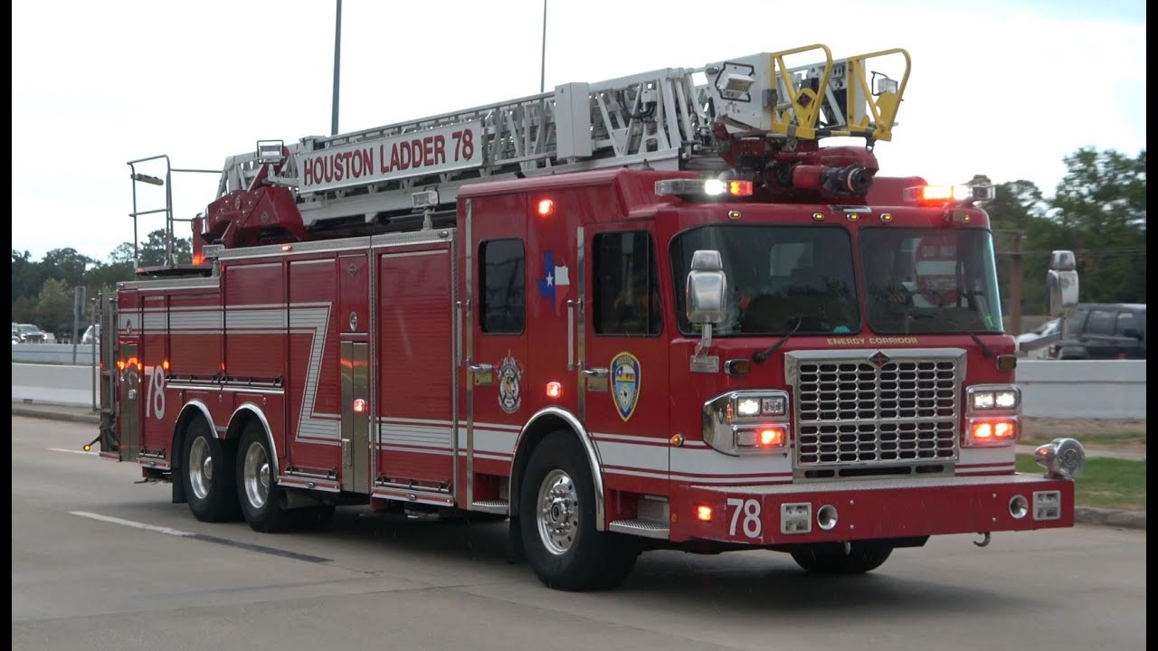 Apartment Fire Response - [Houston Fire Department] Stations 69, 78, 10, 60, 49