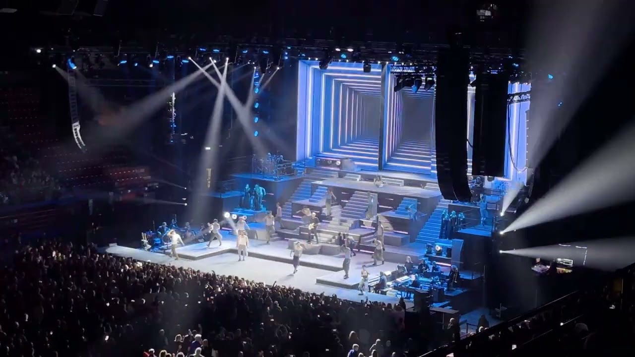 Claudio Baglioni - Live in Milano - Via [4K] (Milano - Forum 2024 - Two drummers)