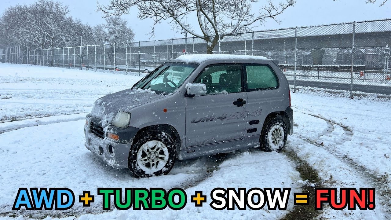 Honda Z Snow Drifting !