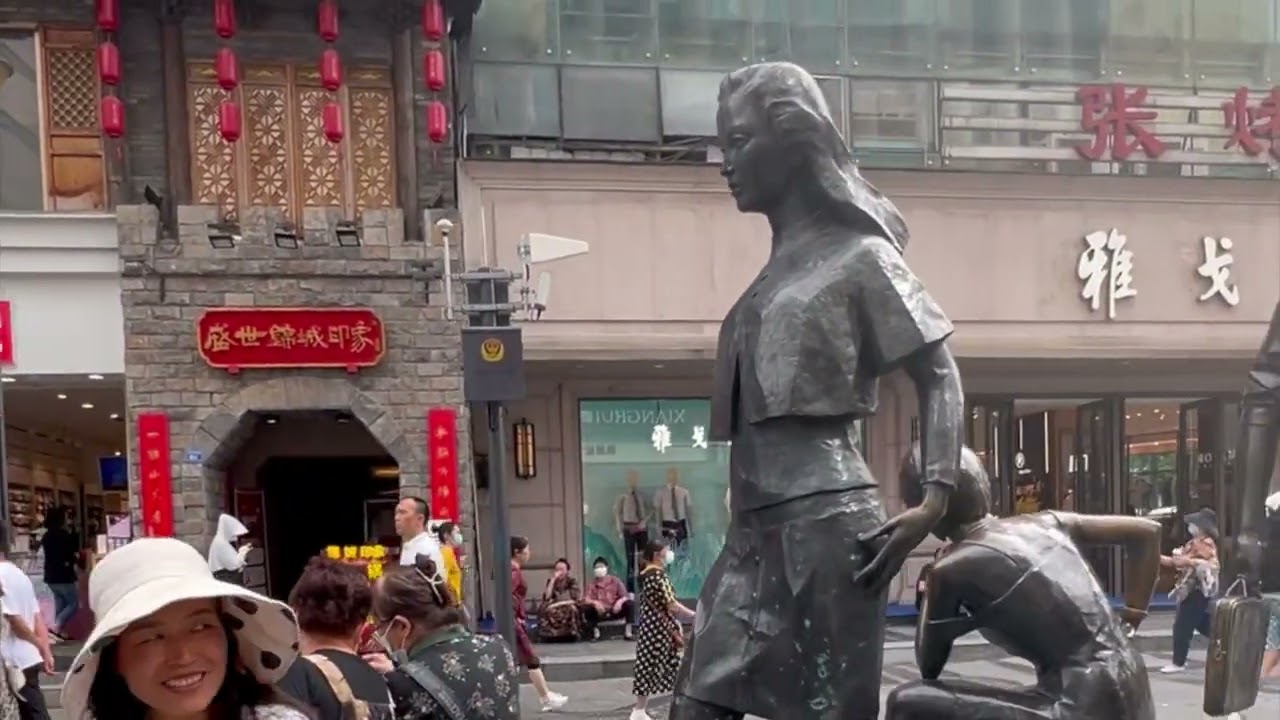 Chunxi Road 春熙路 #2 Pedestrian shopping street in Chengdu