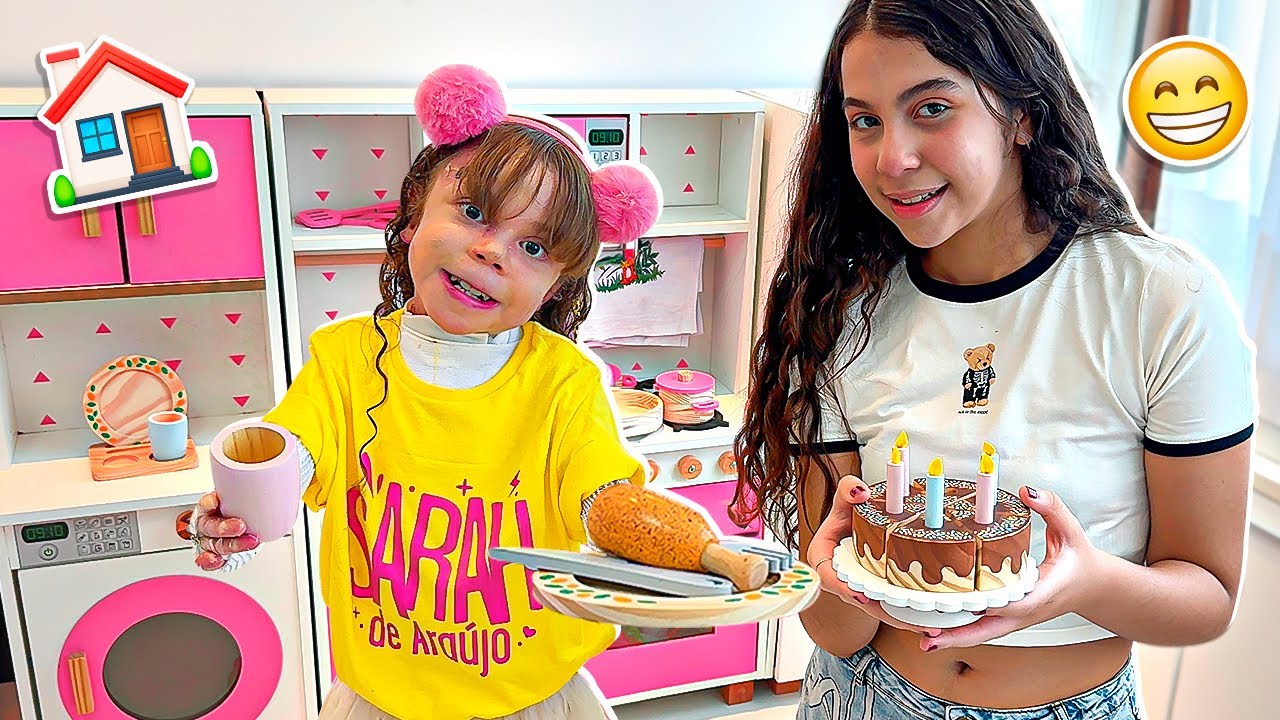 SARAH E ELOAH MOSTRAM SUA COZINHA COMPLETA DE BRINQUEDO - Família Araújo