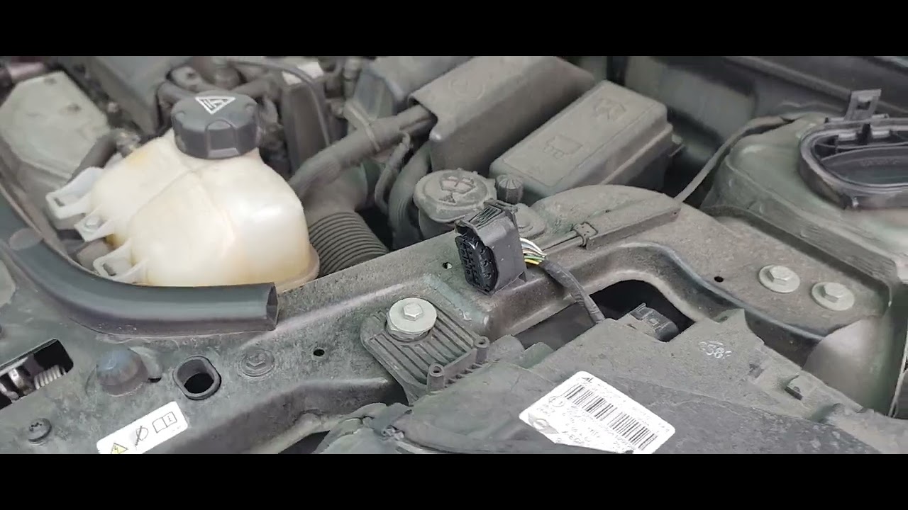 MINI Countryman 2012 HID Xenon headlight replacement