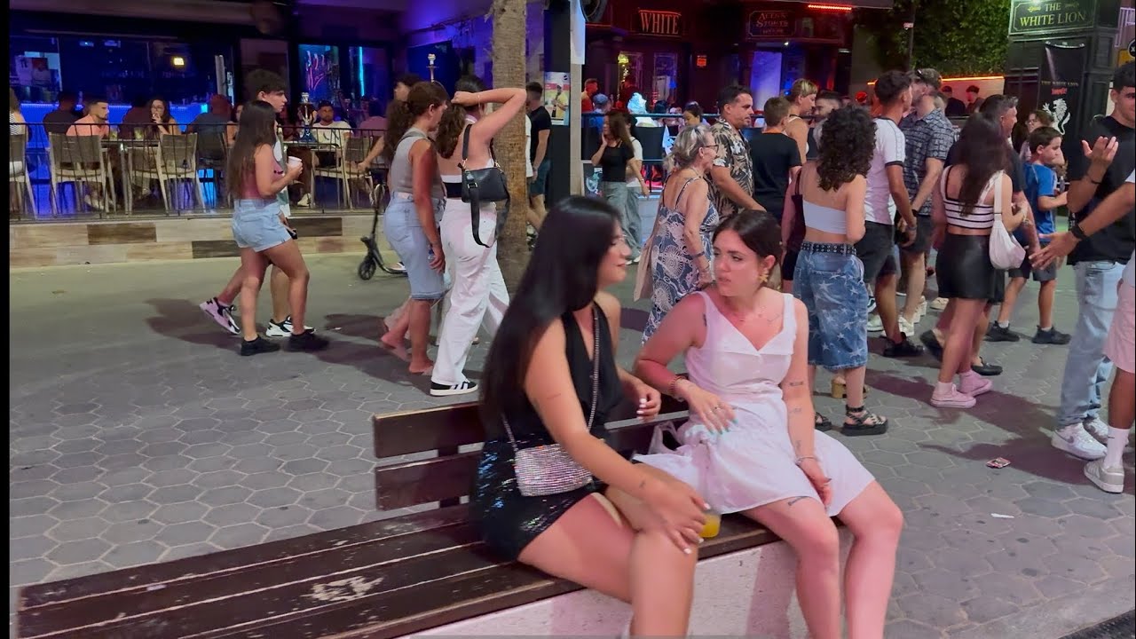 Nightlife Benidorm - Packed Pubs, Bars & Levante Beach